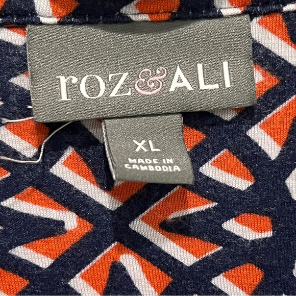 Button Down Woman Blouse 3/4 Sleeve Geometric V-neck Size XL by Roz & Ali - Picture 7 of 9